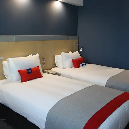 Holiday Inn Express Cardiff Airport, An Ihg Hotel-2
