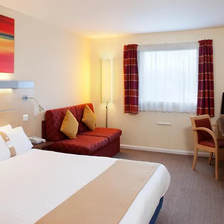 Holiday Inn Express Cardiff Airport, An Ihg Hotel-3